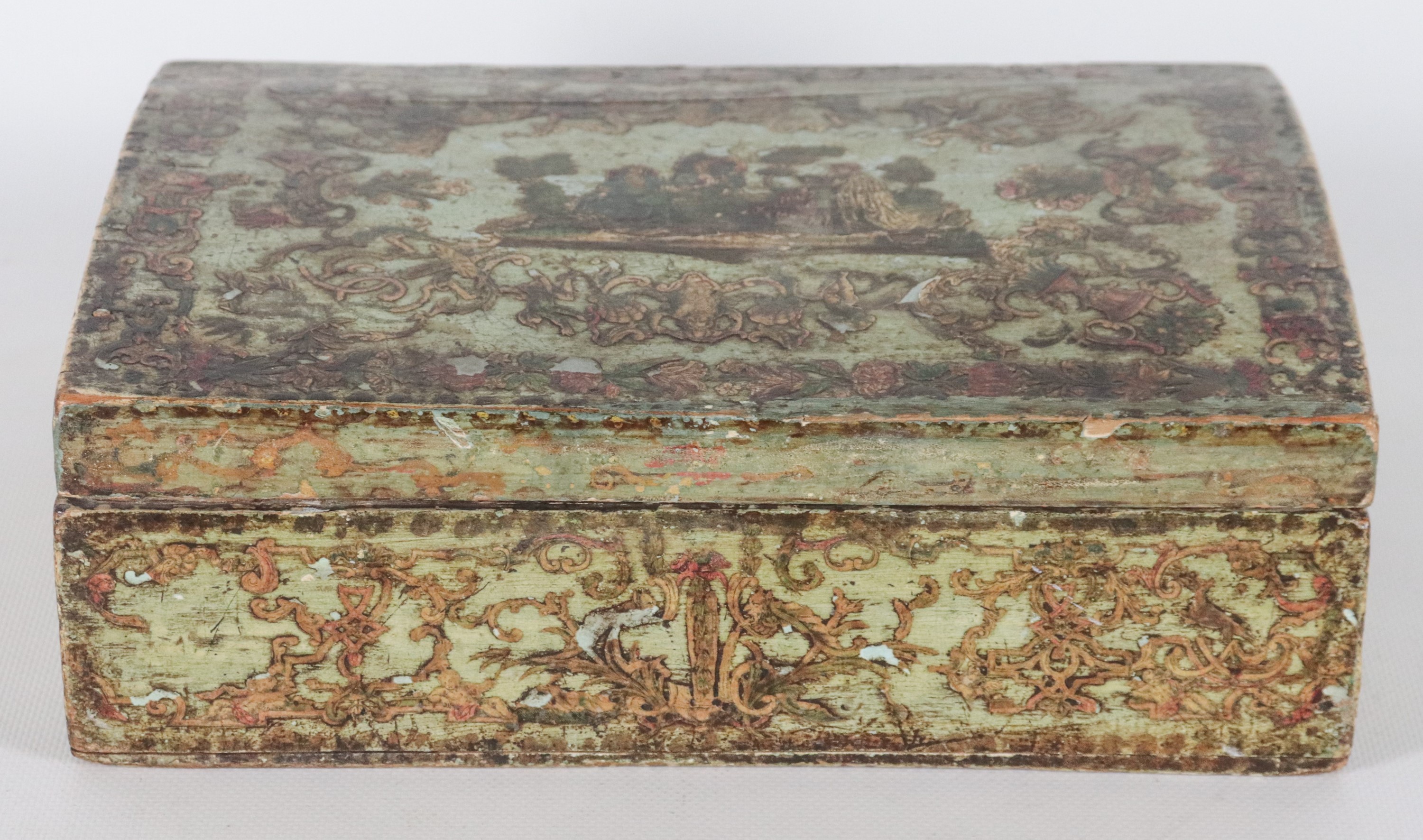 Scatola veneziana in legno laccato verde