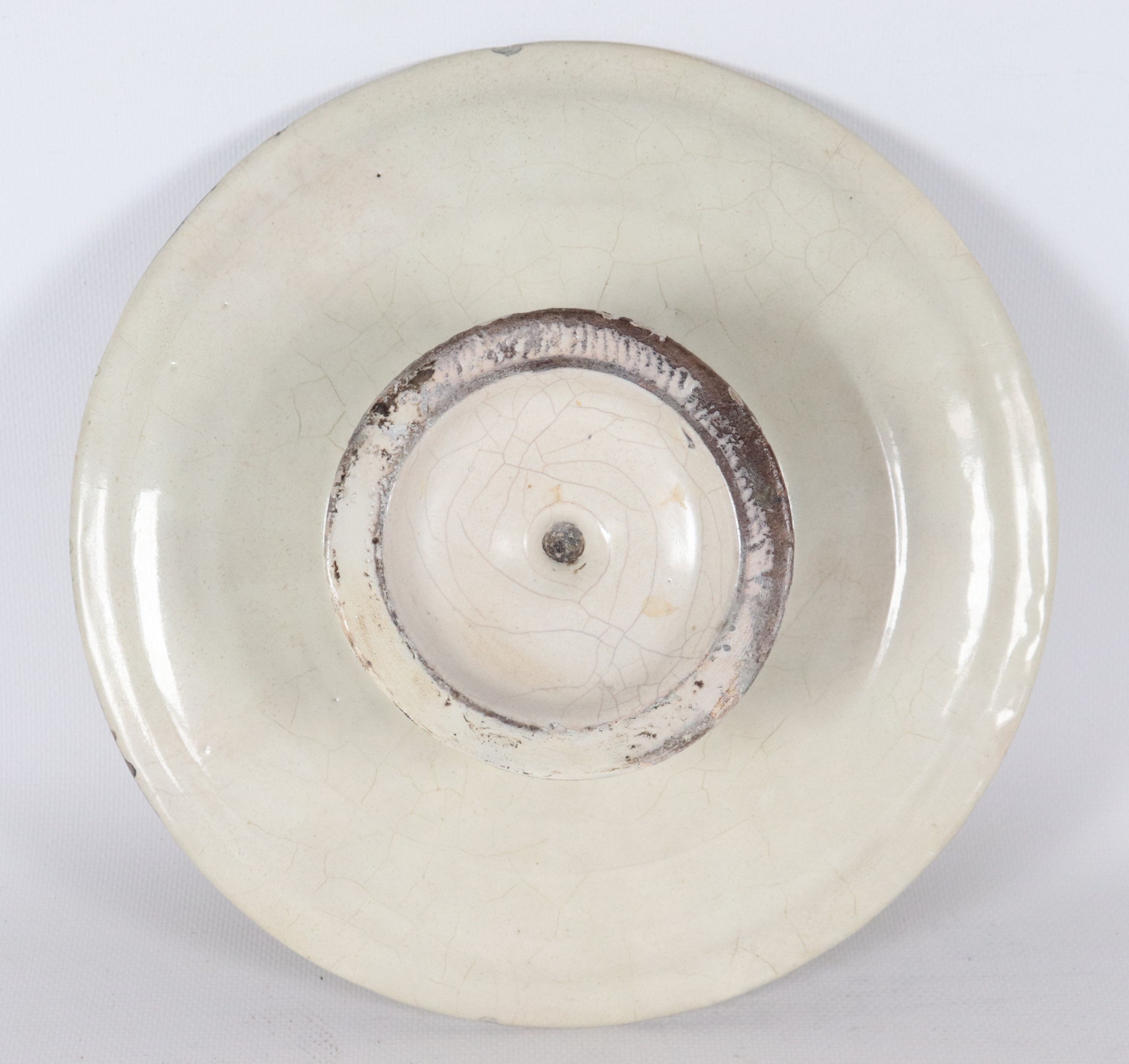 Crespina in maiolica Deruta smaltata, decoro policromo a motivi vegetali e animali