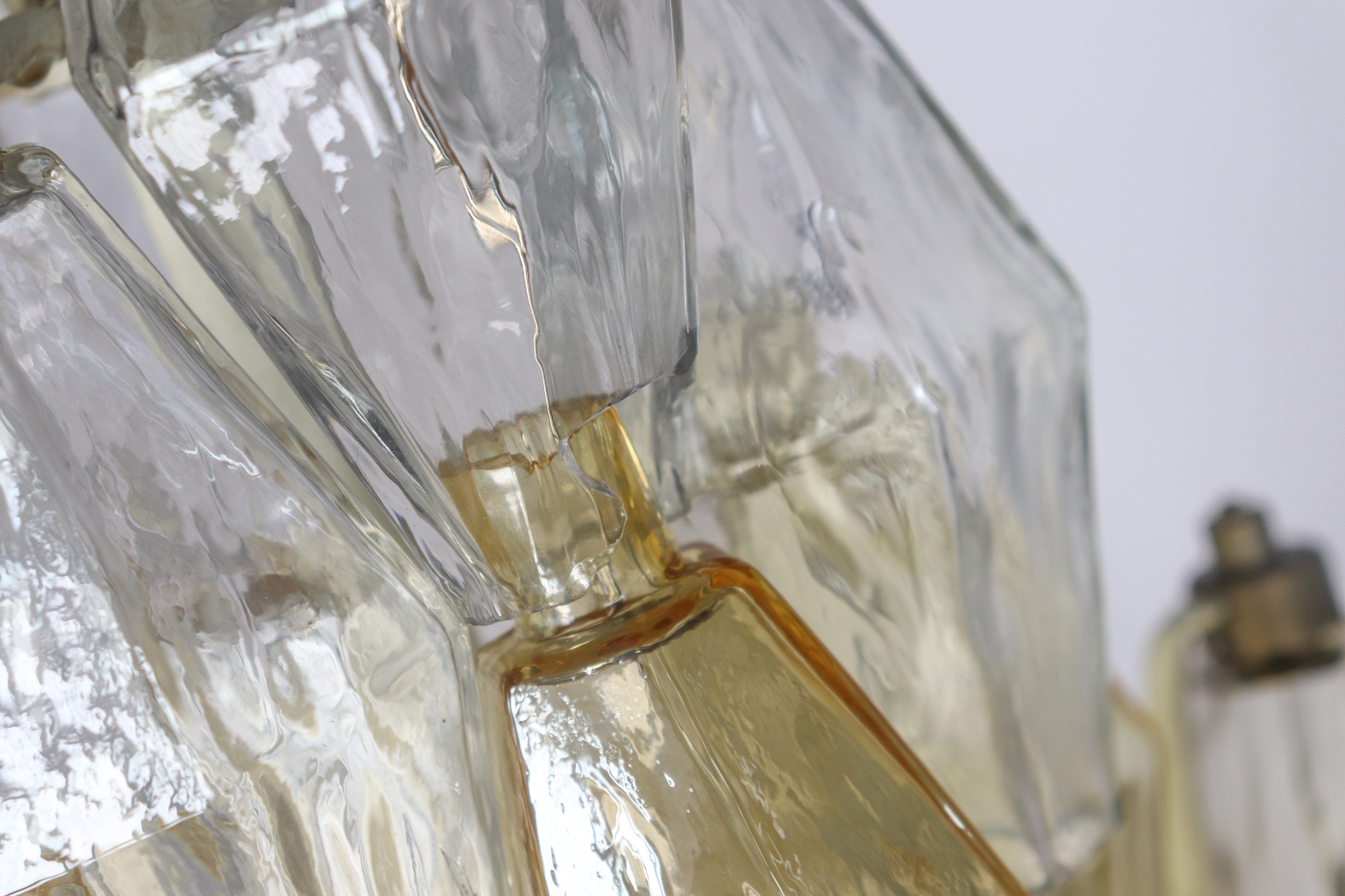 Lampadario a sospensione in vetro di Murano serie "Poliedri", disegnato da Carlo Scarpa (1906-197...