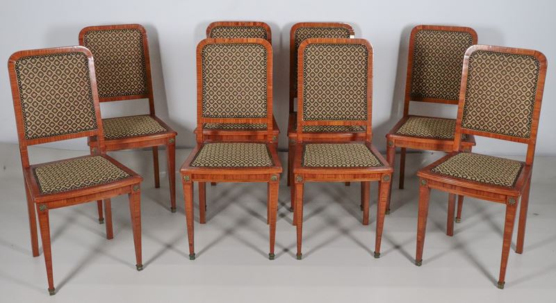 Lotto di otto sedie francesi in mogano e bois de rose