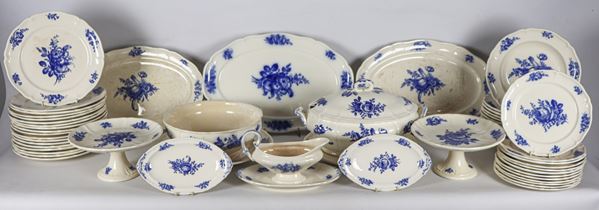 Antico servizio di piatti in ceramica smaltata bianca e blu Villeroy & Boch- Dresda, decoro Mettlach (72 pz.)