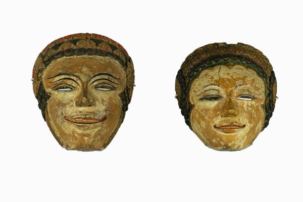 Pair of Oriental Masks in polychrome wood &quot;Royal&quot;