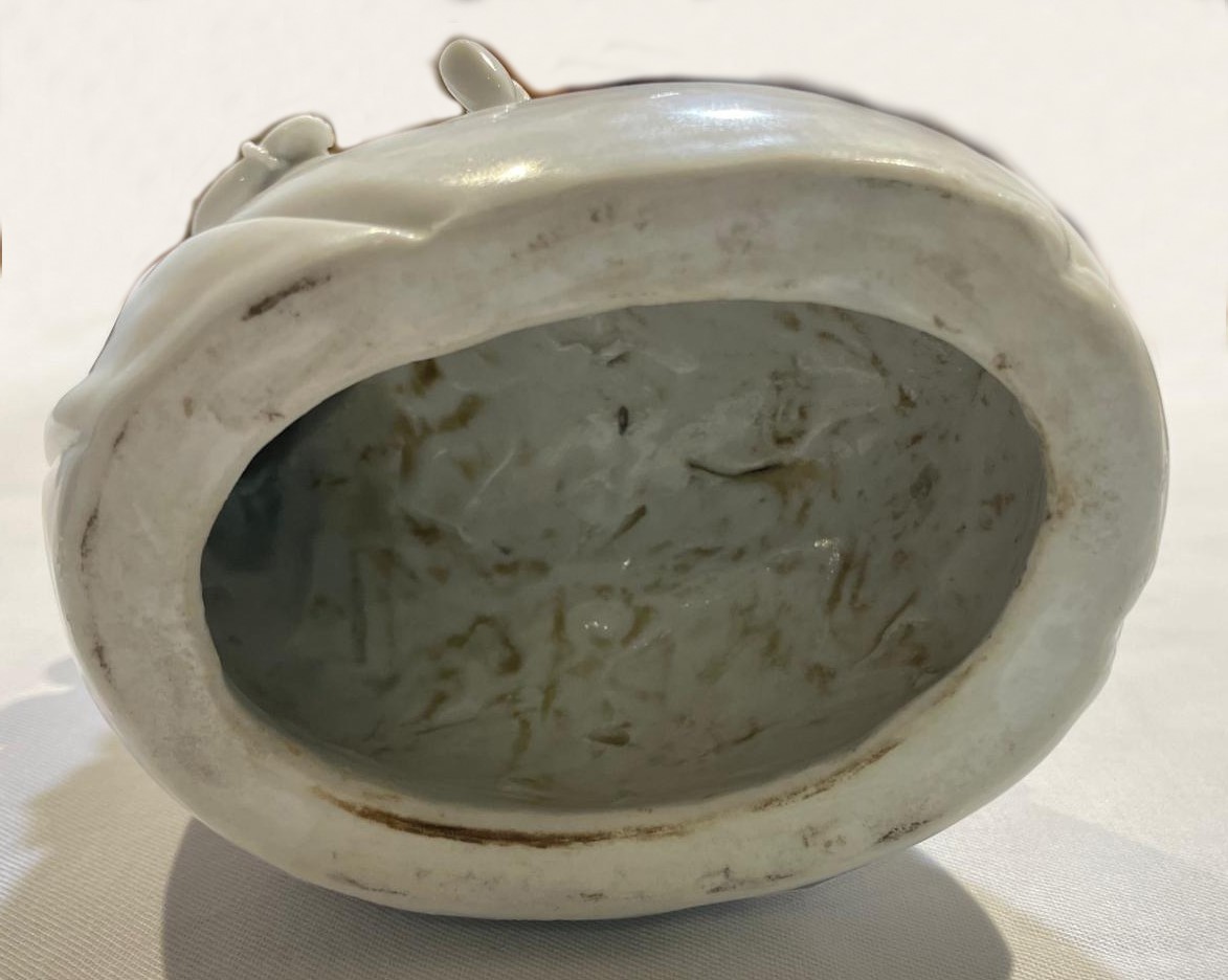 "Buddha con bambini", scultura in porcellana bianco di Cina