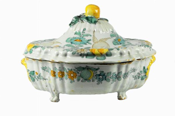 Tureen in glazed majolica from Cerreto