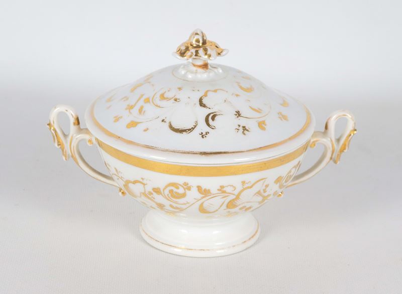 Antica zuccheriera francese Luigi Filippo in porcellana bianca, decoro in oro zecchino ad intrecc...