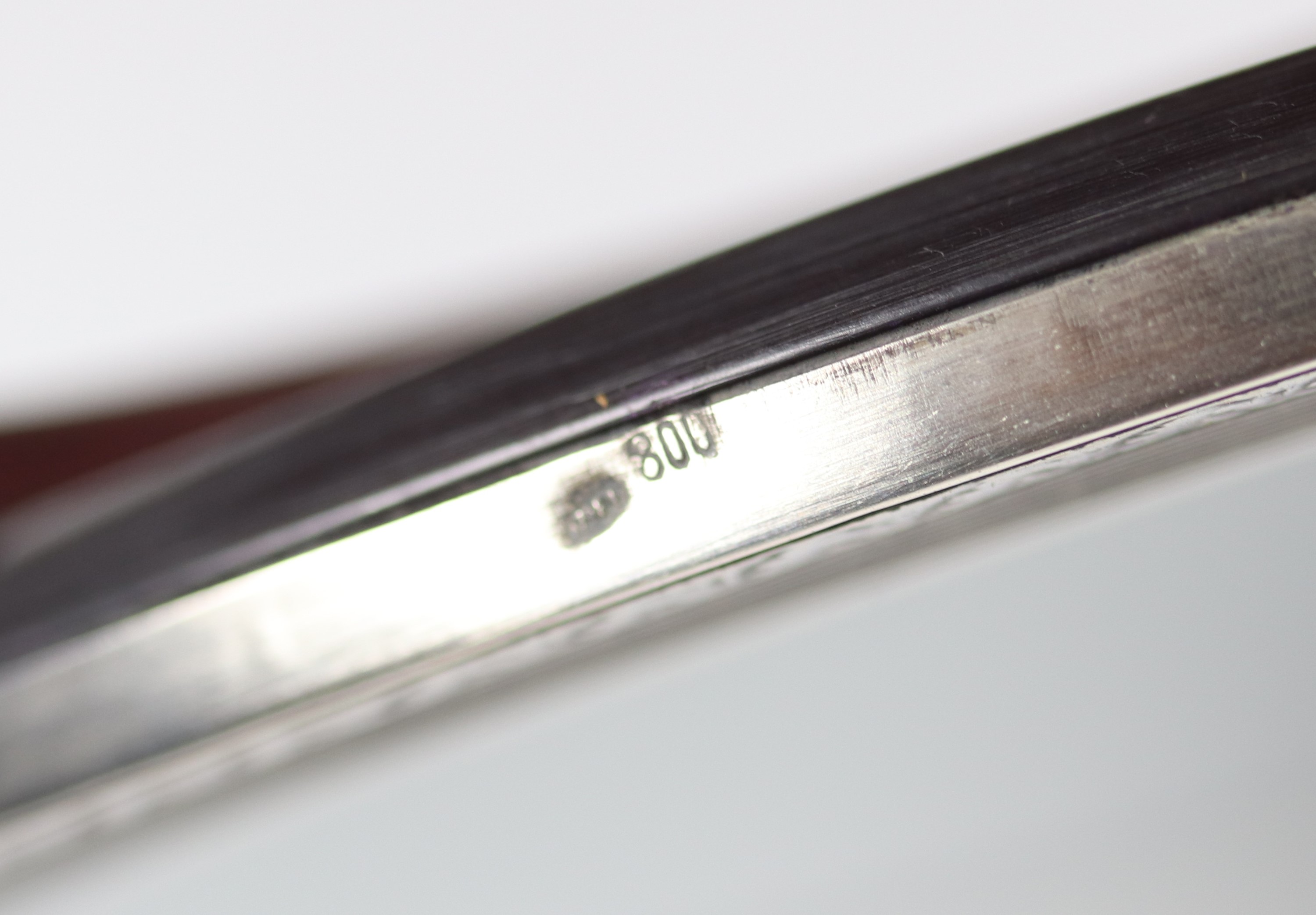 Lotto di tre cornici ovali portaritratti in argento