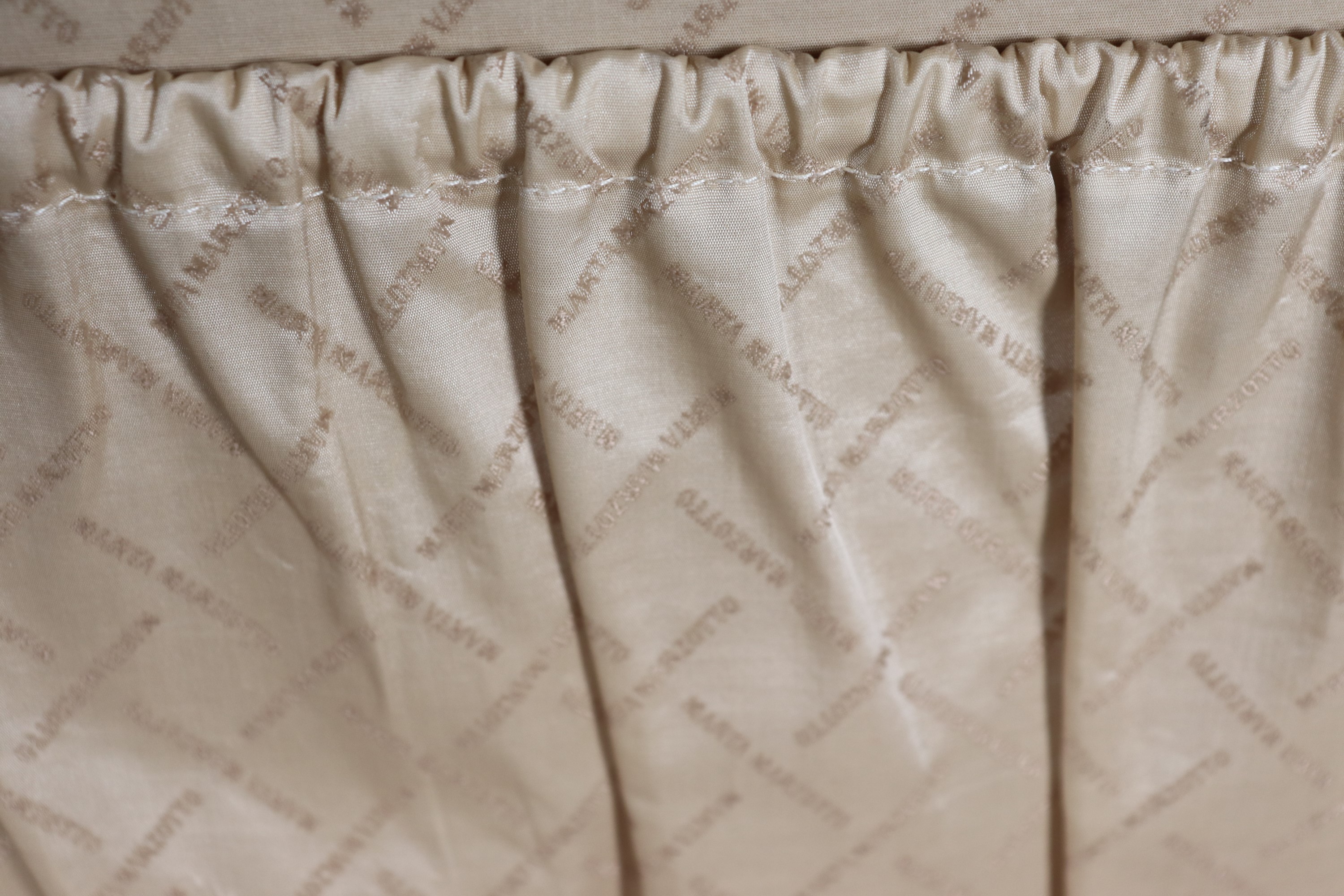 Valigia disegnata da Marta Marzotto in tela e cuoio