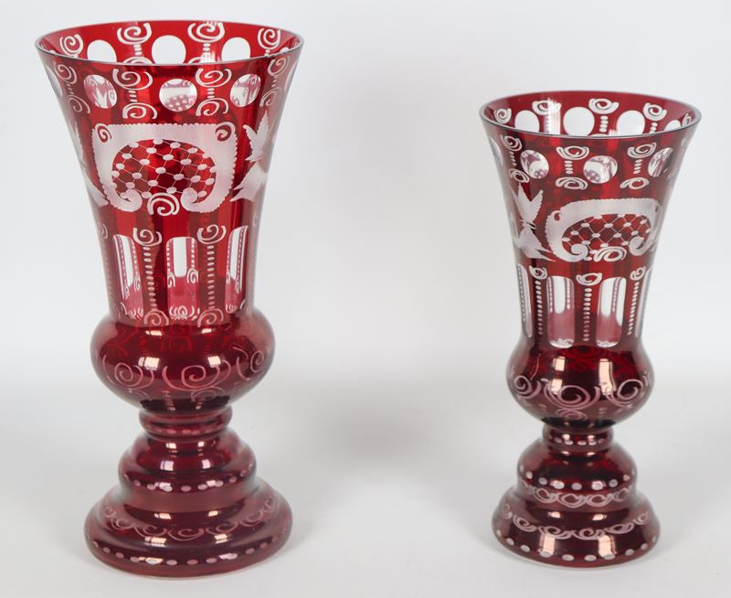 Lotto di due vasi in cristallo di Boemia sangue di bue