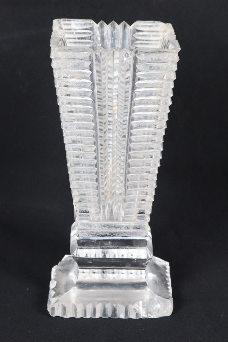 Piccolo vaso in cristallo, varie sbeccature