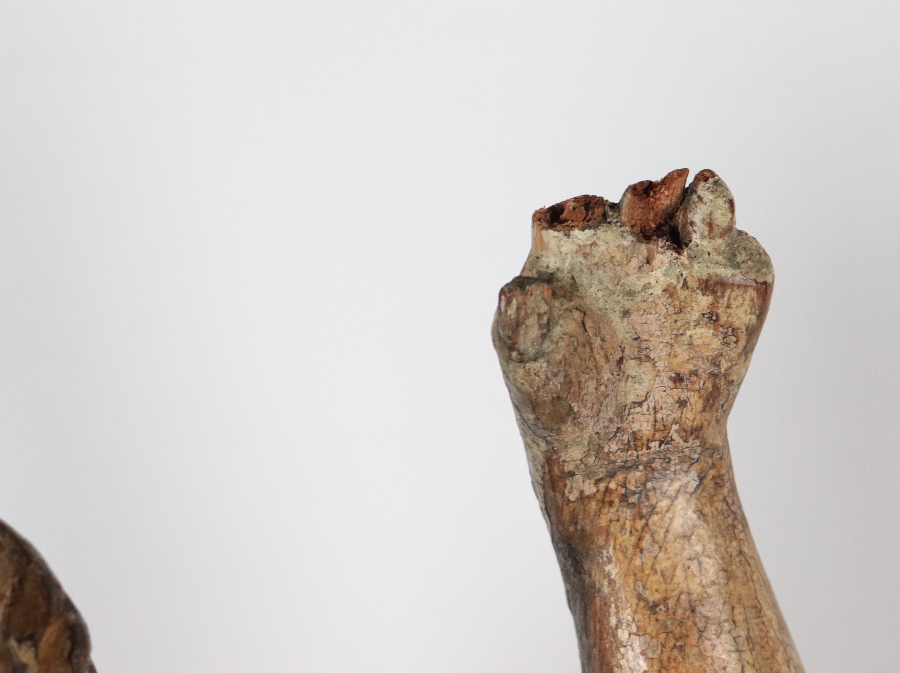 "Angelo", antica scultura lignea con tracce di policromia, doratura e argentatura