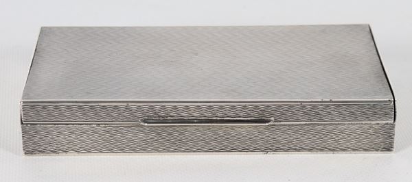 Rectangular cigarette case in guilloche silver, 215g