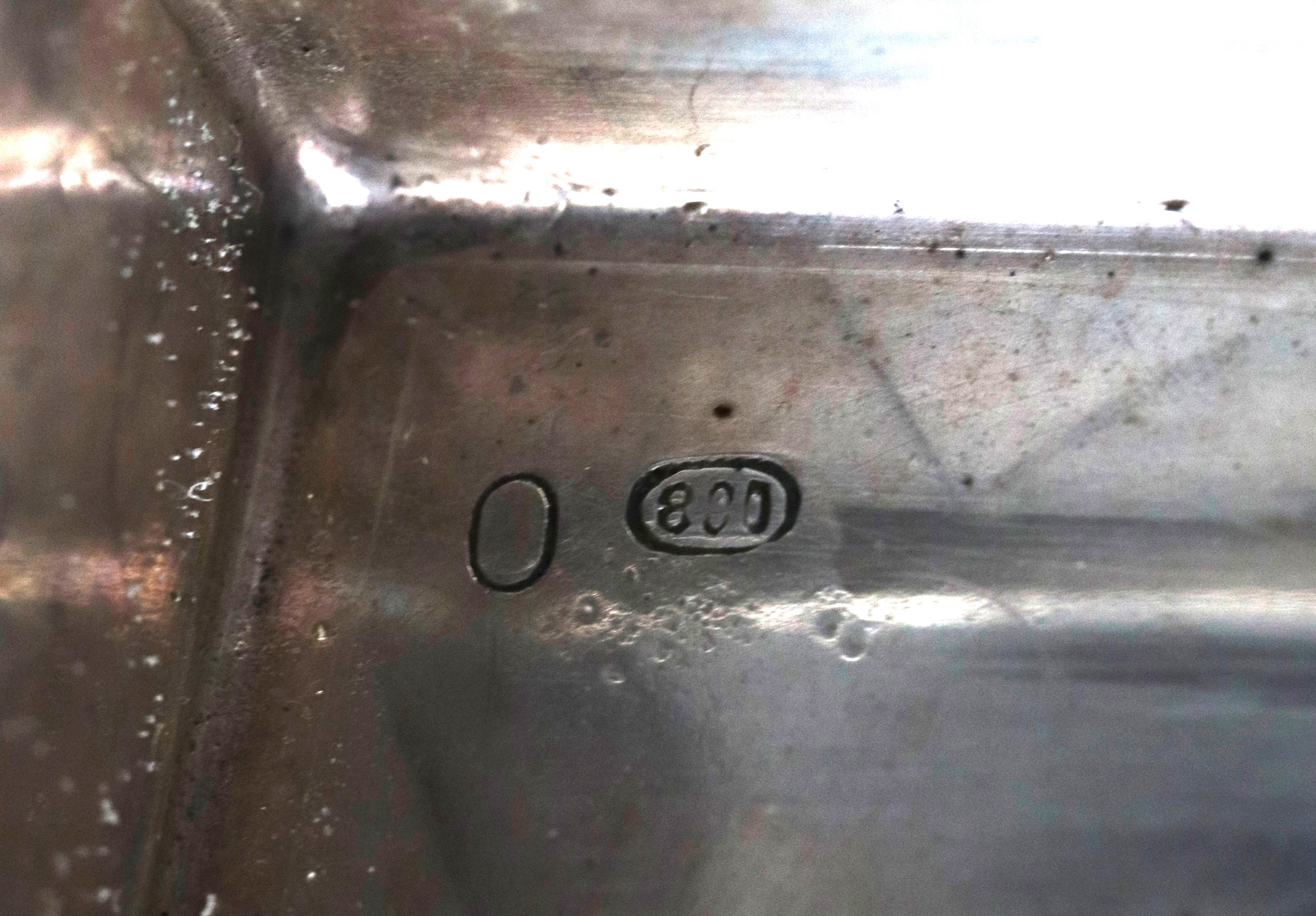 Scatola portasigarette rettangolare in argento guillochè, gr. 215