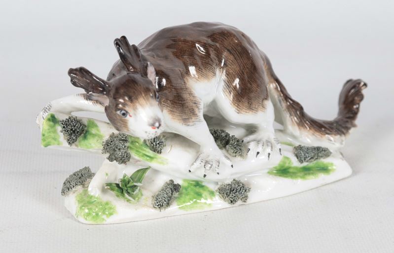 "Canguro", antica piccola scultura in porcellana policroma di Meissen