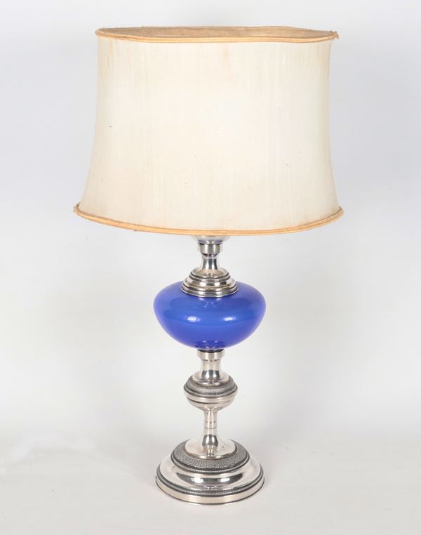 Table lamp in chiseled and embossed silver and blue ceramic