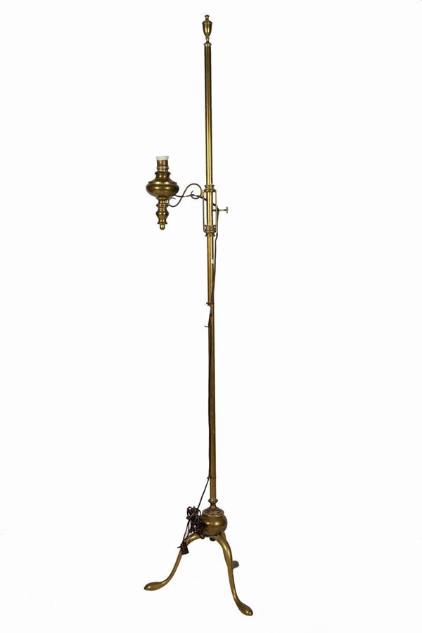Floor lamp in brass with one light