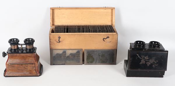 Lot of two antique wooden stereoscopic slide viewers, including a wooden box with landscape plates (3 pcs)