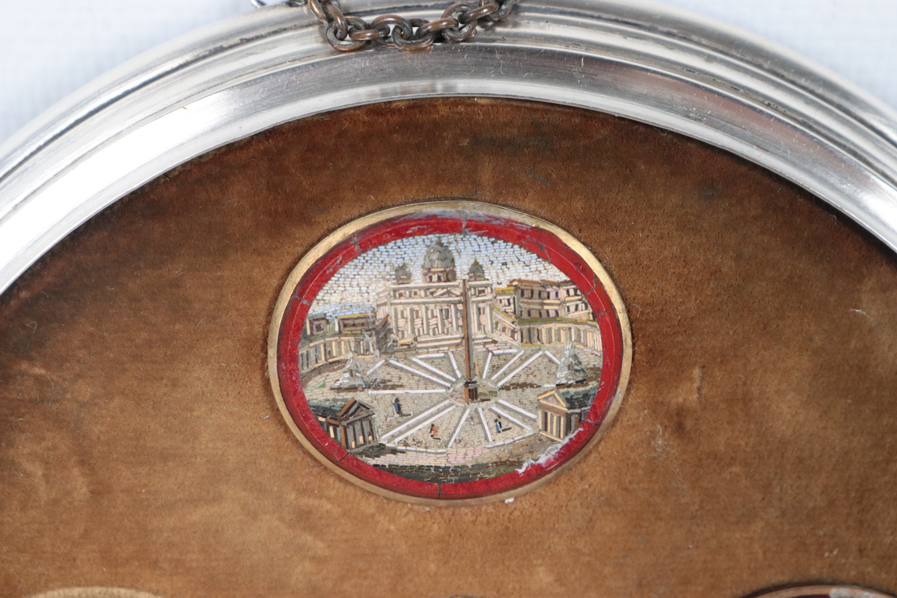 Antico lotto di sette piccoli micromosaici romani con vedute di San Pietro, i Fori, Ponte Salario...