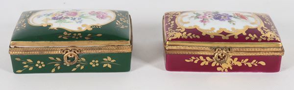 Pair of polychrome Limoges porcelain boxes with floral decorations and pure gold 