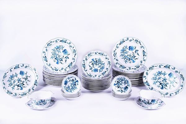Blue Danube porcelain plate service