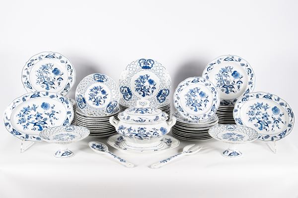 Blue Danube porcelain plate service