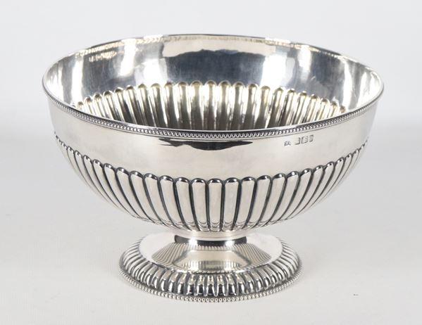 Antique chiseled and embossed silver cup from the Queen Victoria era, 465g