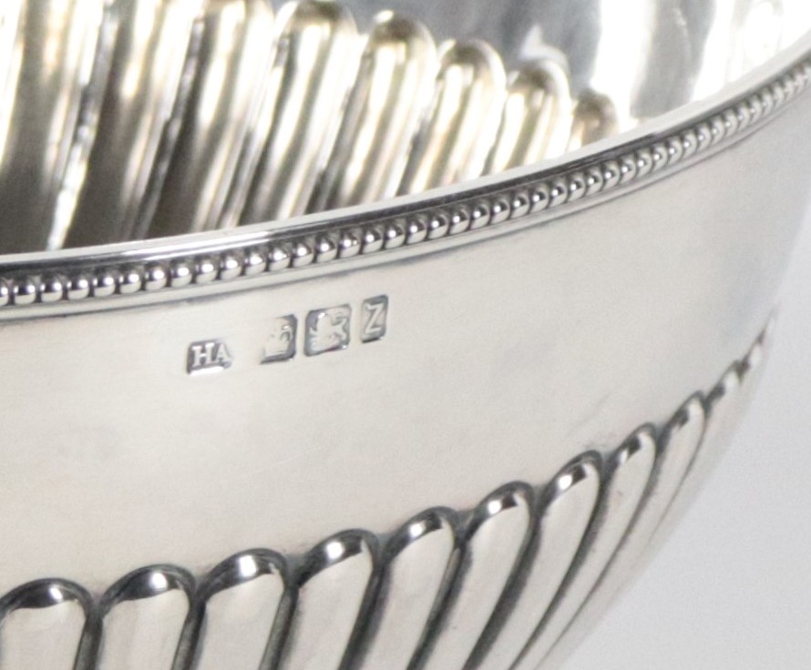 Antica coppa in argento cesellato e sbalzato Epoca Regina Vittoria, gr. 465