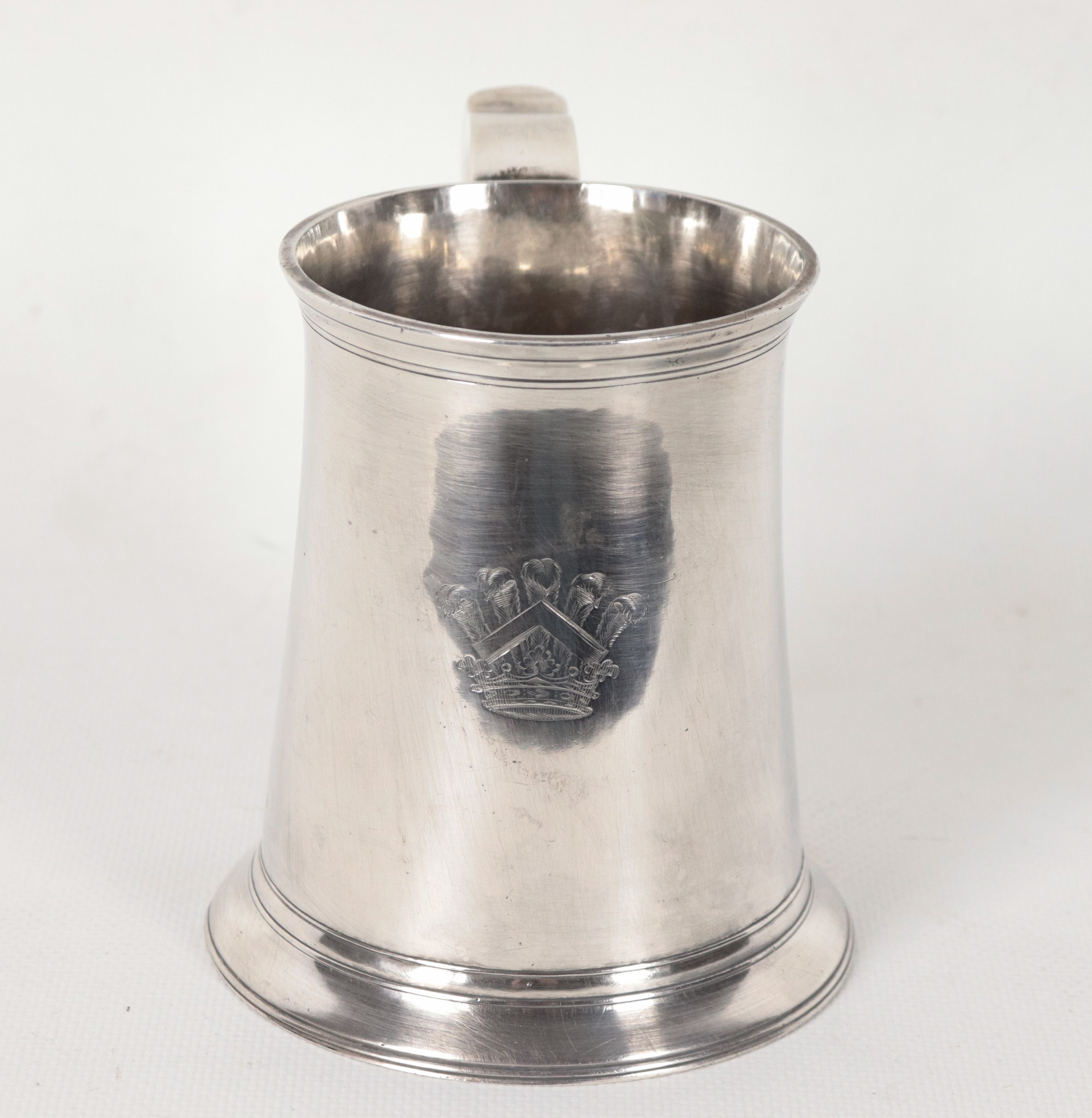Tankard in argento con manico ricurvo, gr. 290