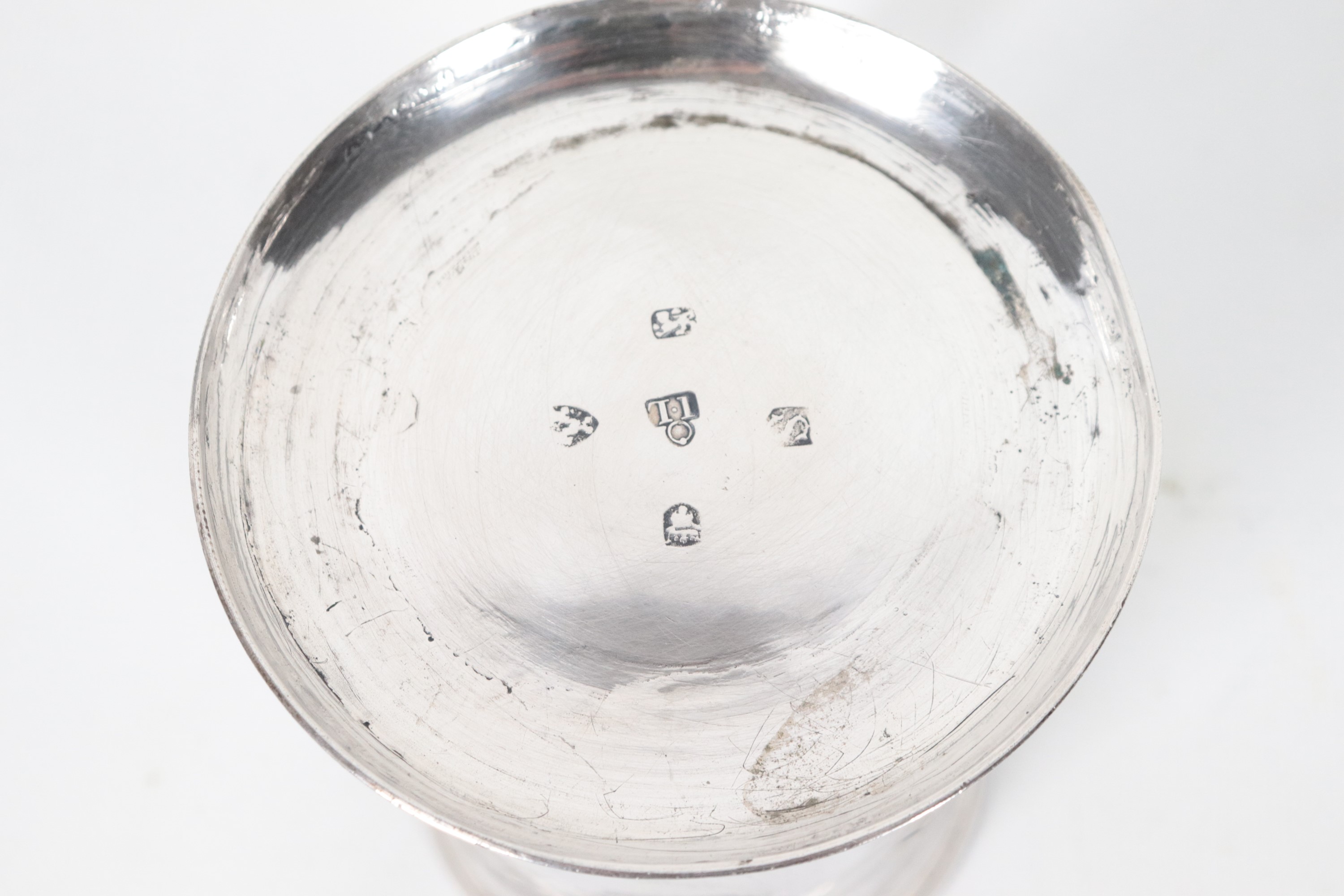 Tankard in argento con manico ricurvo, gr. 290