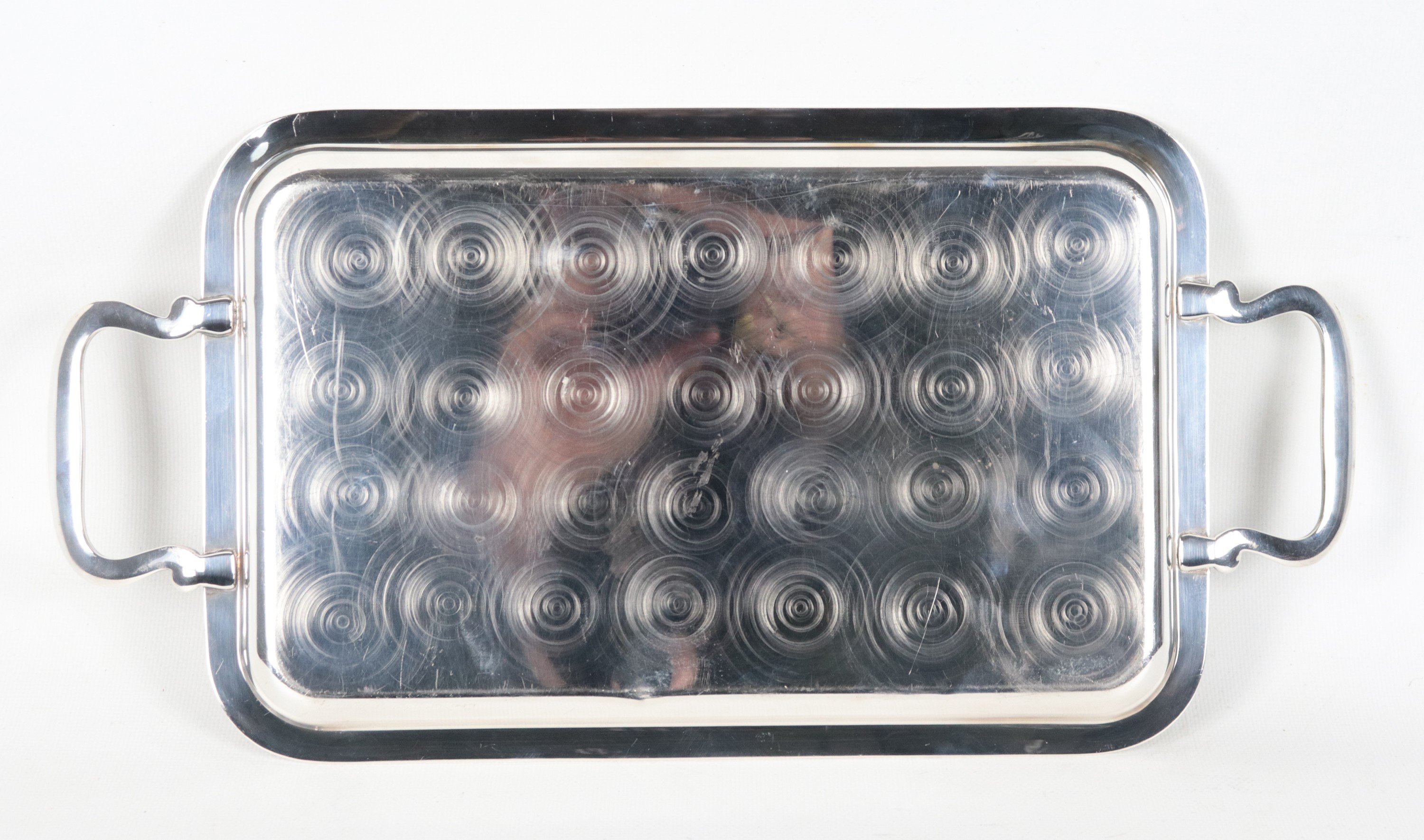 Piccolo vassoio rettangolare in argento con due manici, gr. 700