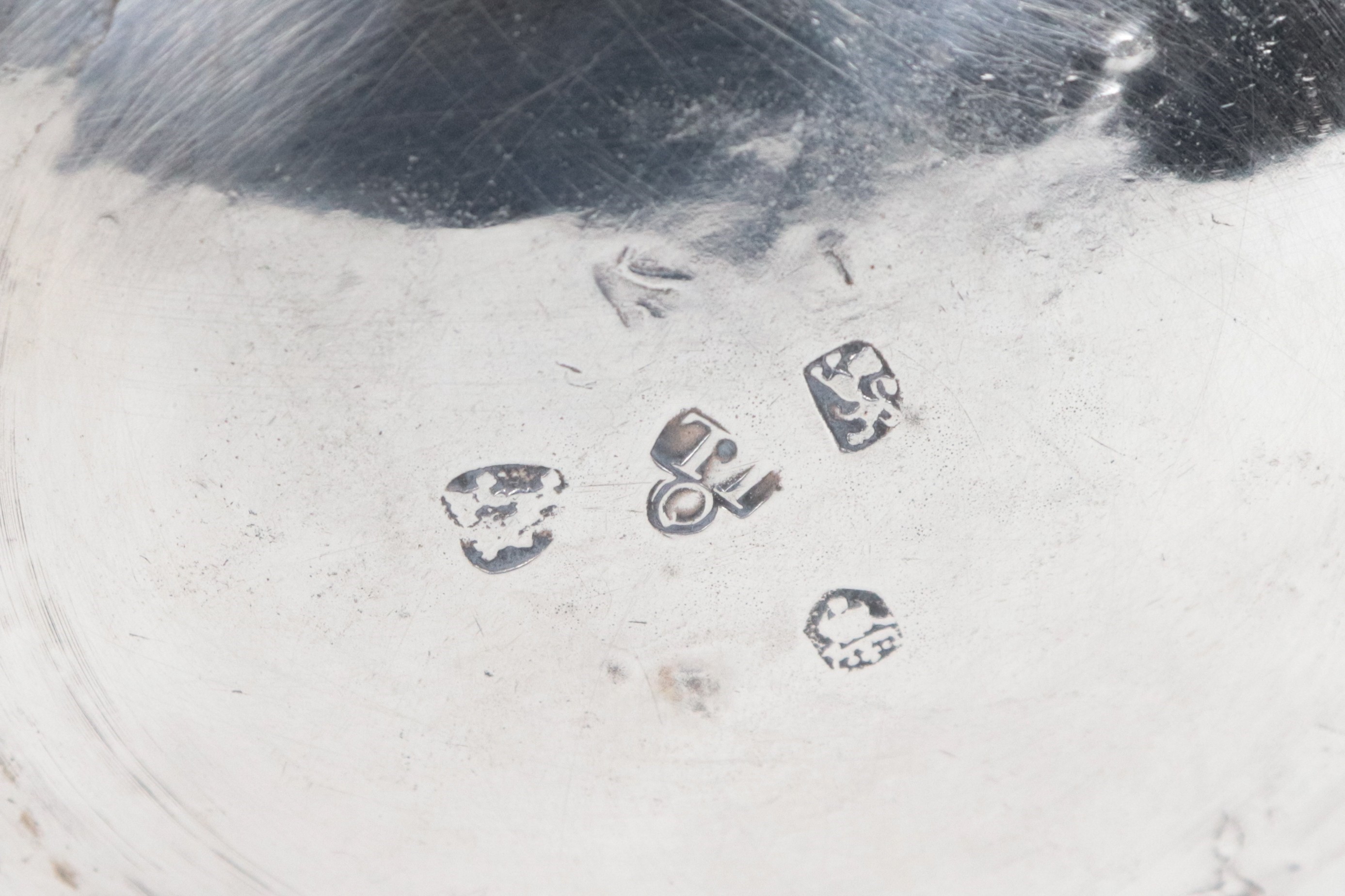Tankard in argento con manico ricurvo, gr. 310