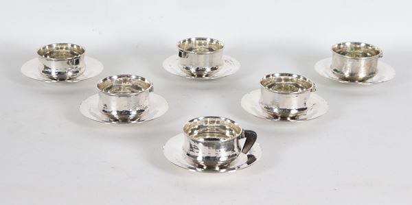 Lotto di sei tazzine in argento con piattini, gr. 590