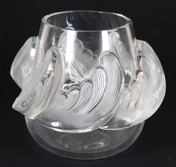 "Vagues", vaso a coppa con onde a rilievo in cristallo Lalique