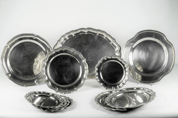 11 Metal serving plates  - Auction Online Timed Auction - Gelardini Aste Casa d'Aste Roma