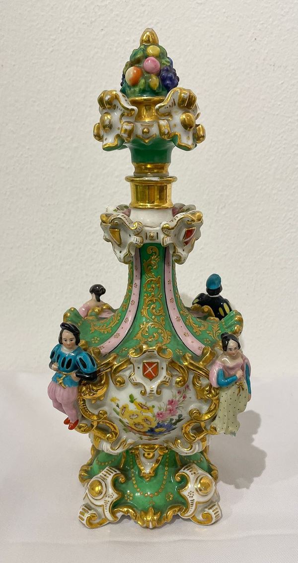 Antica bottiglia francese in porcellana policroma e smaltata