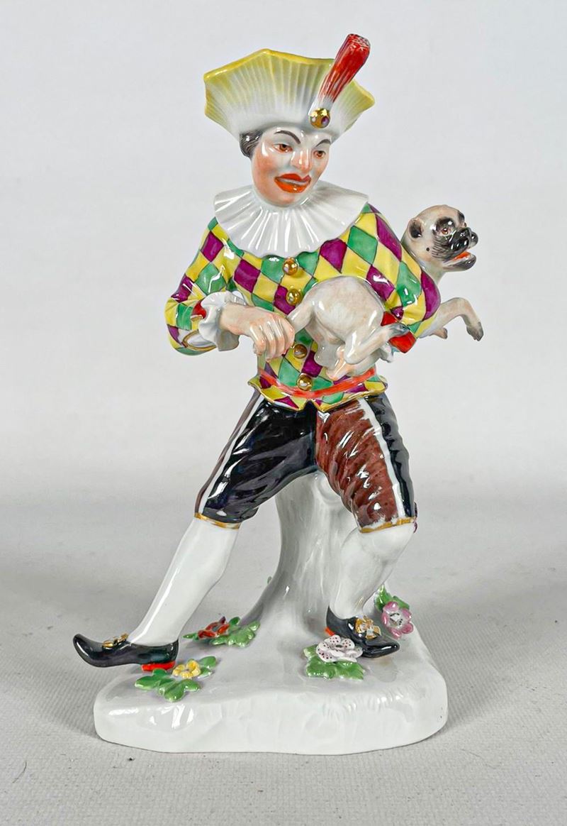 "Arlecchino con cagnolino", antica piccola scultura in porcellana policroma Meissen