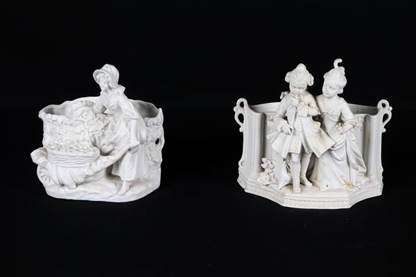 "Allegorie di bambini", lotto di due piccole fioriere in porcellana biscuit 