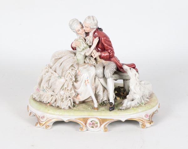 "Scena galante", piccolo gruppo in porcellana policroma