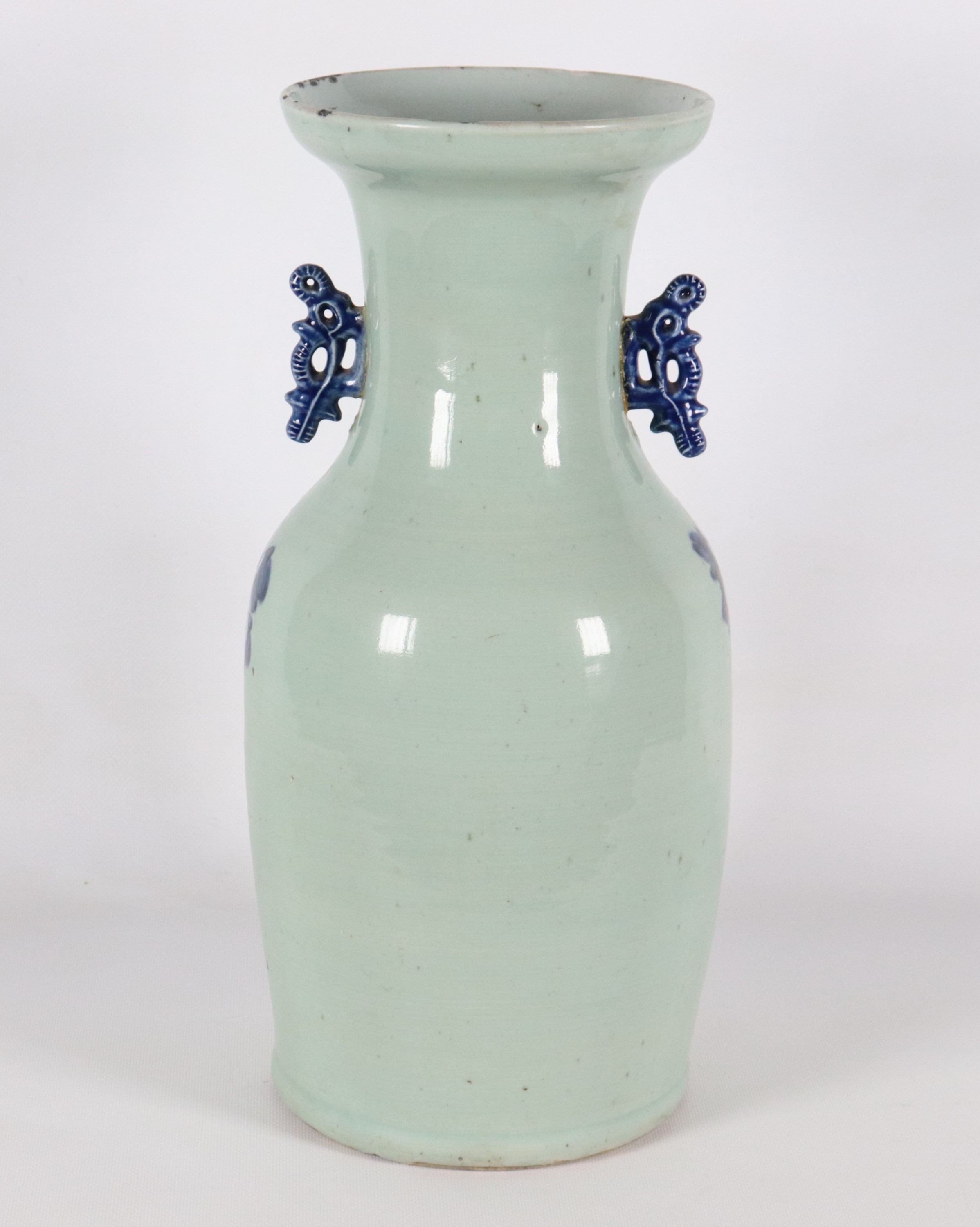 Vaso cinese in porcellana con decorazioni in blu a motivi floreali orientali