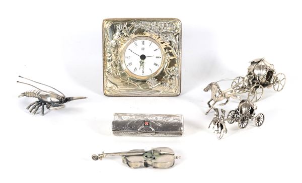 Lotto in argento cesellato e sbalzato (6 pz), gr. 370