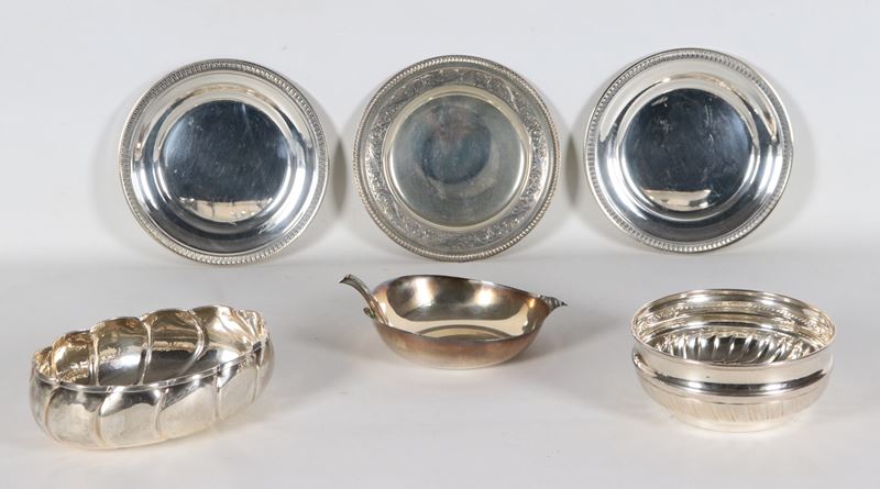 Lotto in argento cesellato e sbalzato (6 pz.), gr. 830