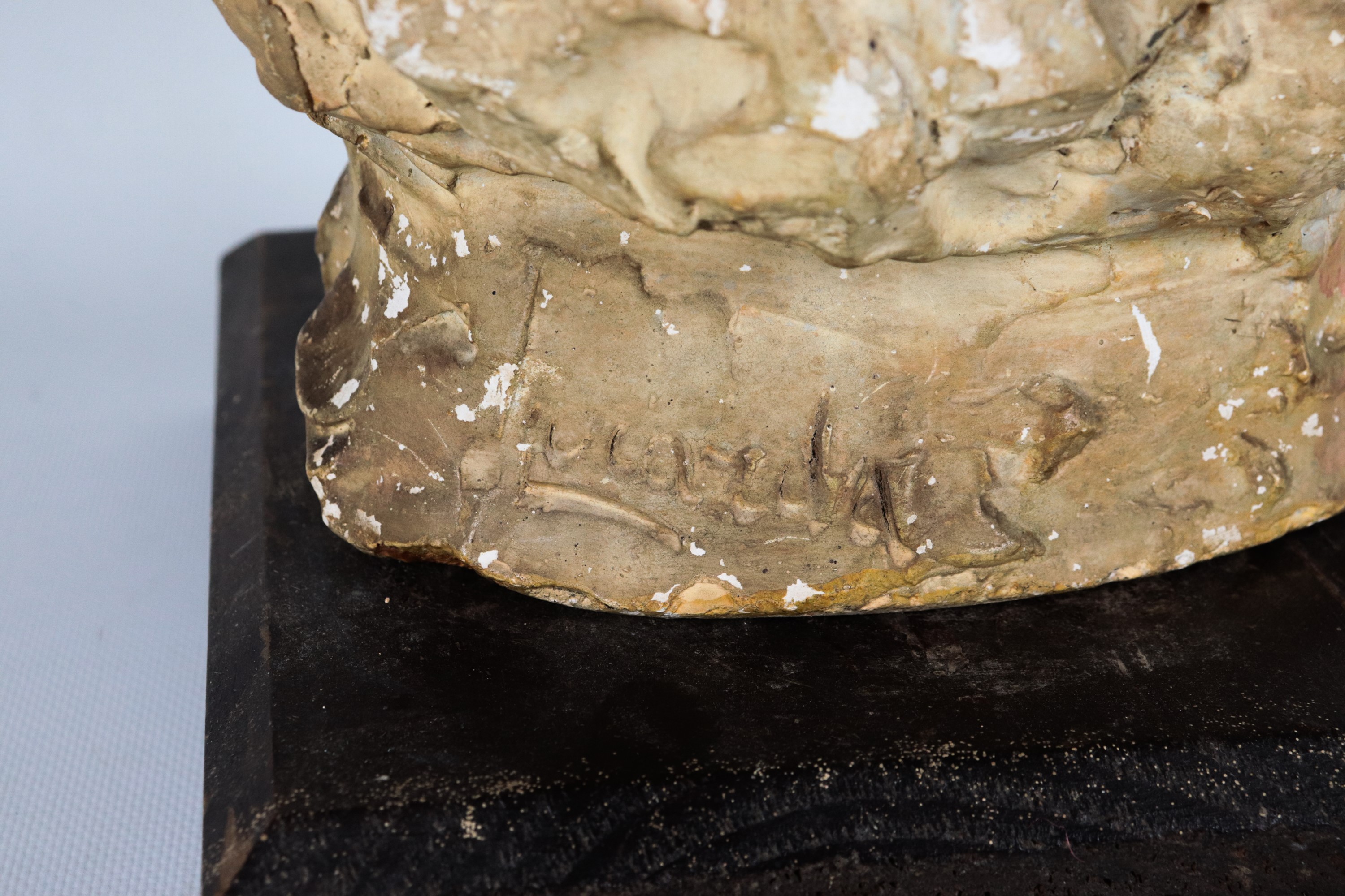 Firmata. "Marina Chaliapine", scultura in terracotta patinata, sorretta da base in legno. Opera e...