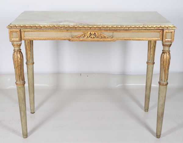 Antica consolle marchigiana Luigi XVI, in legno dorato e laccato verde a motivi di foglie d'acanto, piano in marmo di onice di epoca posteriore