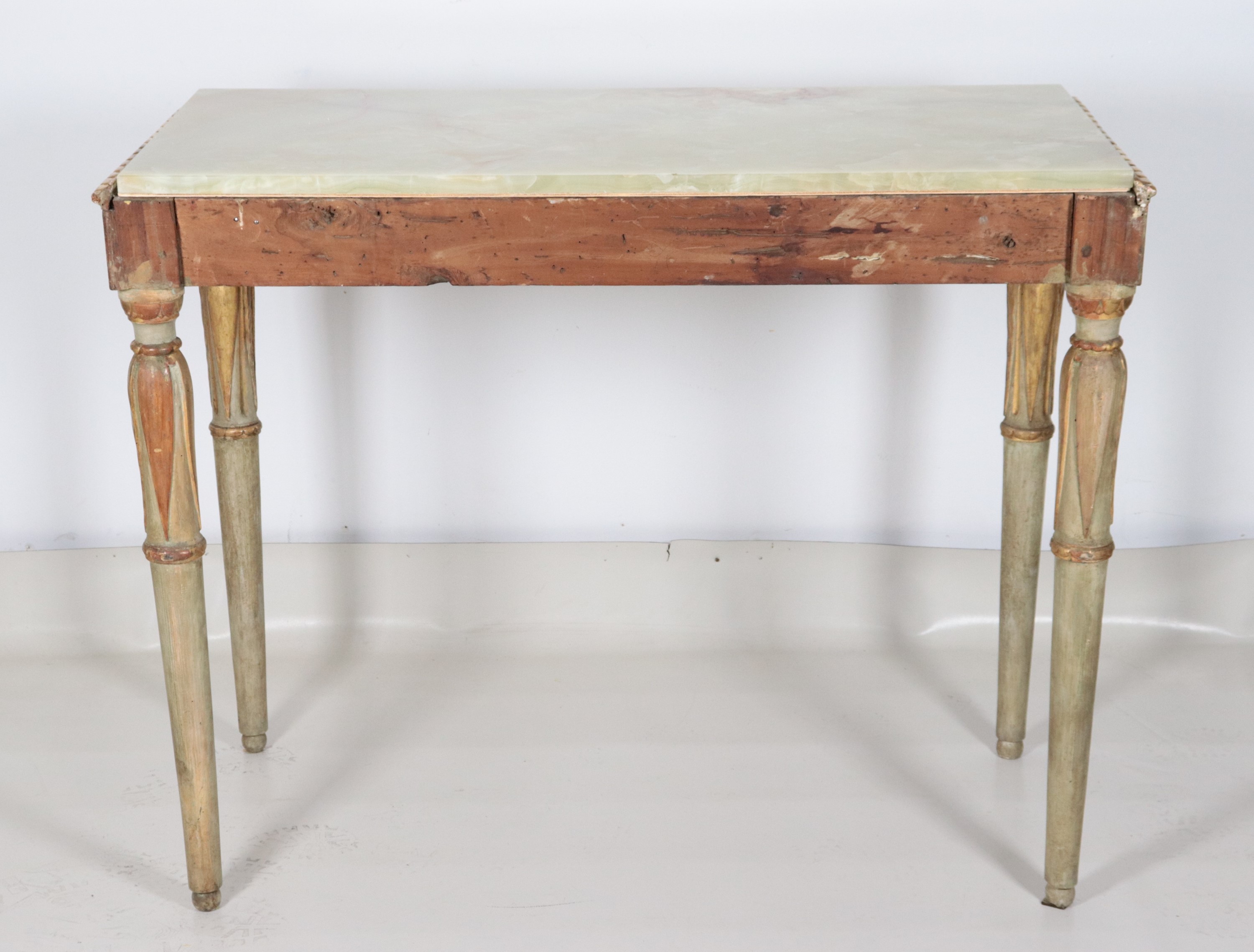 Antica consolle marchigiana Luigi XVI, in legno dorato e laccato verde a motivi di foglie d'acant...