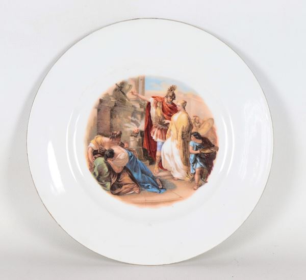 Antico piatto in porcellana bianca Ginori, con al centro scena dipinta "Coriolano e la madre Veturia"
