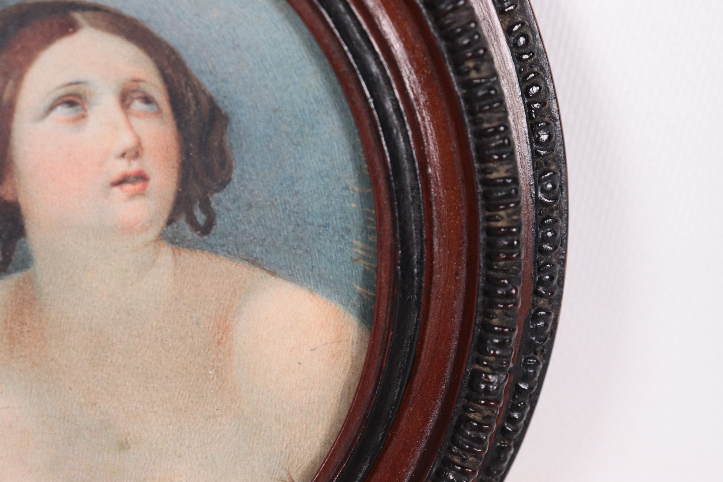 "La morte di Cleopatra", antica miniatura ovale dipinta. Firmata e datata 1869