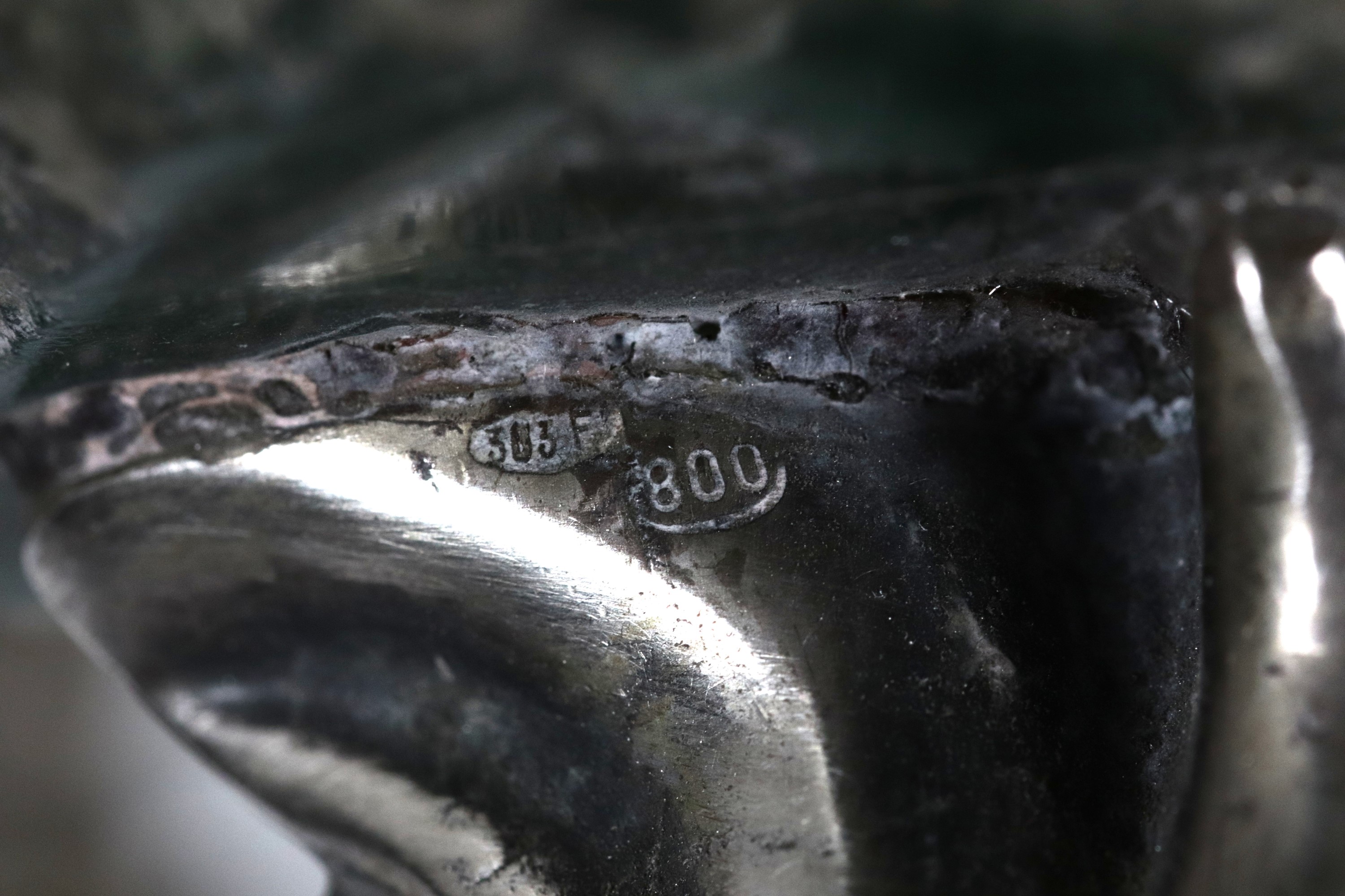 Lotto di sette piccole statuine in argento con basi in marmo raff.ti "Pagliaccio" e "Caricature d...