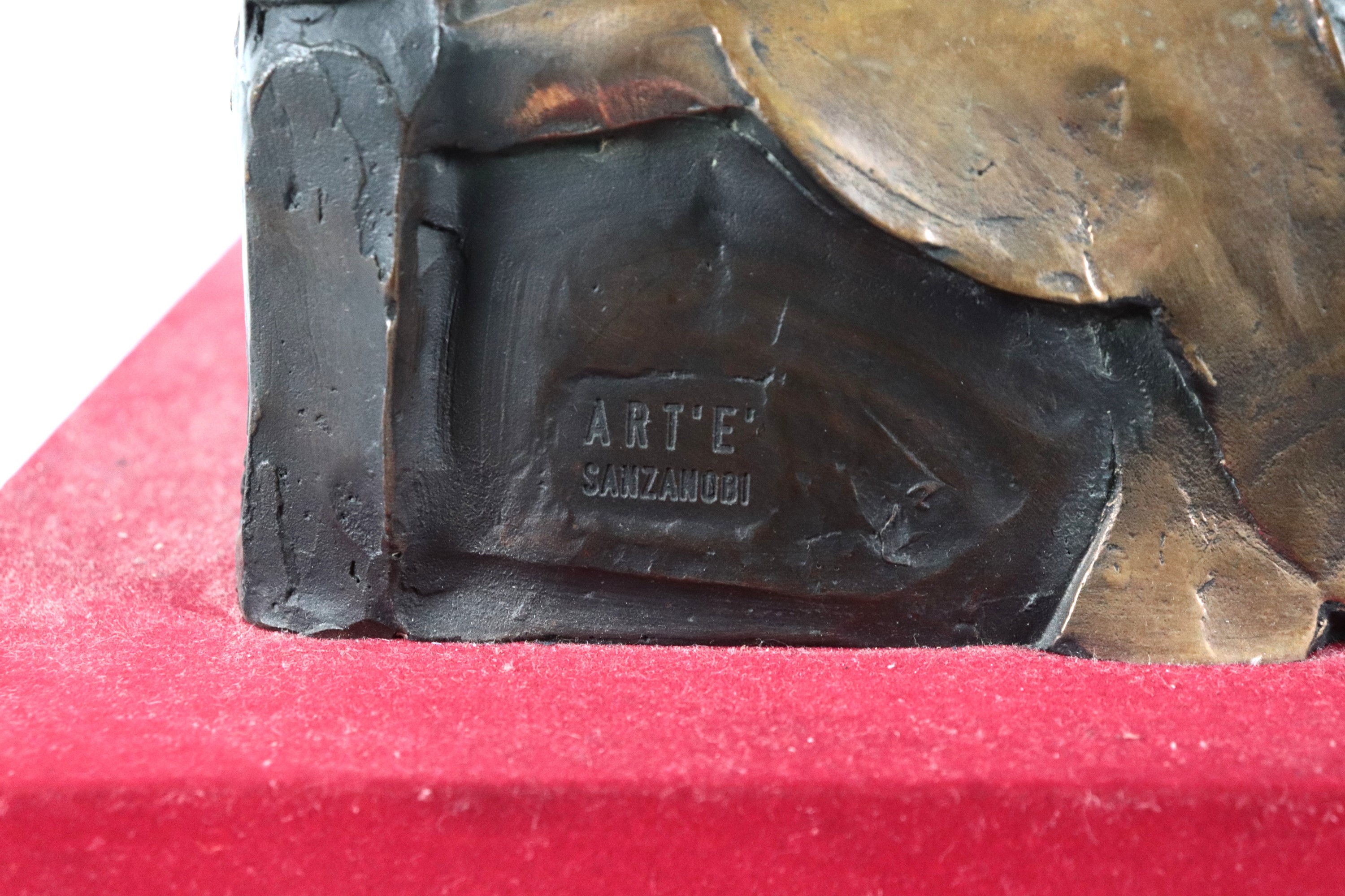 Firmata. "Per Amore", scultura in bronzo multiplo 369/450