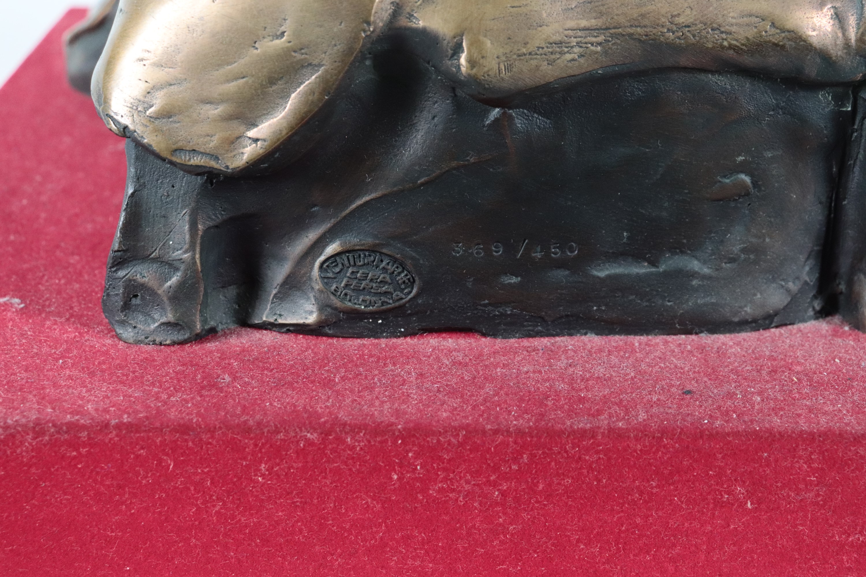 Firmata. "Per Amore", scultura in bronzo multiplo 369/450