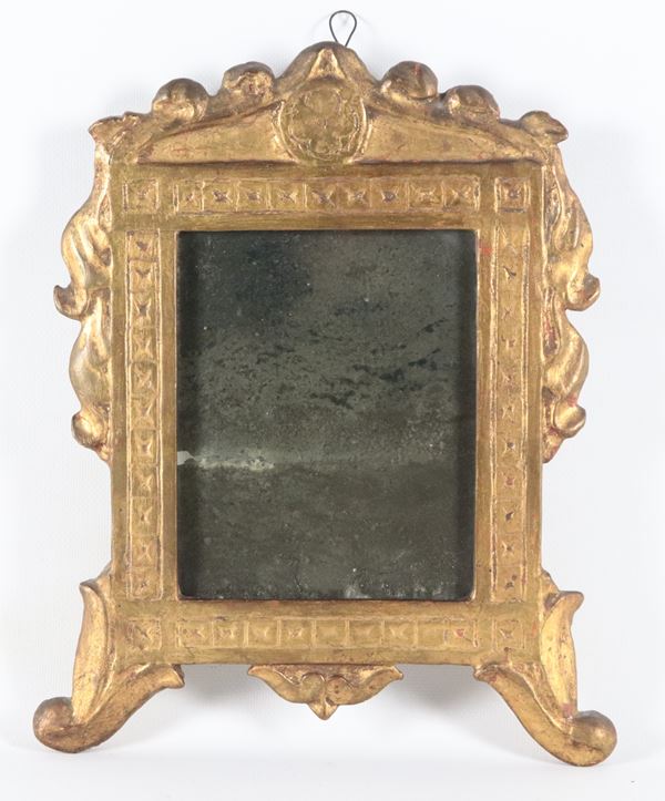 Antica specchierina romana in legno dorato e intagliato a motivi Luigi XV, specchio al mercurio