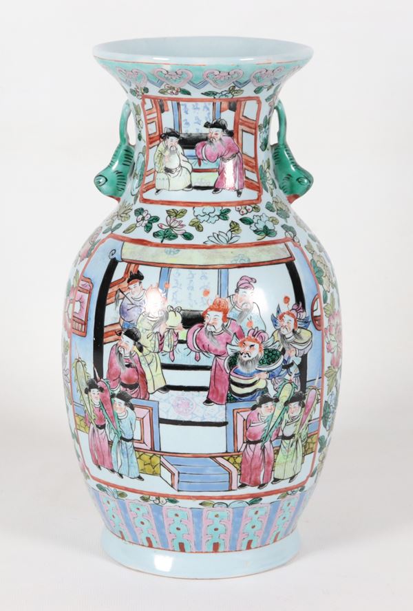 Vaso cinese in porcellana, interamente decorato e smaltato a scene di vita orientale